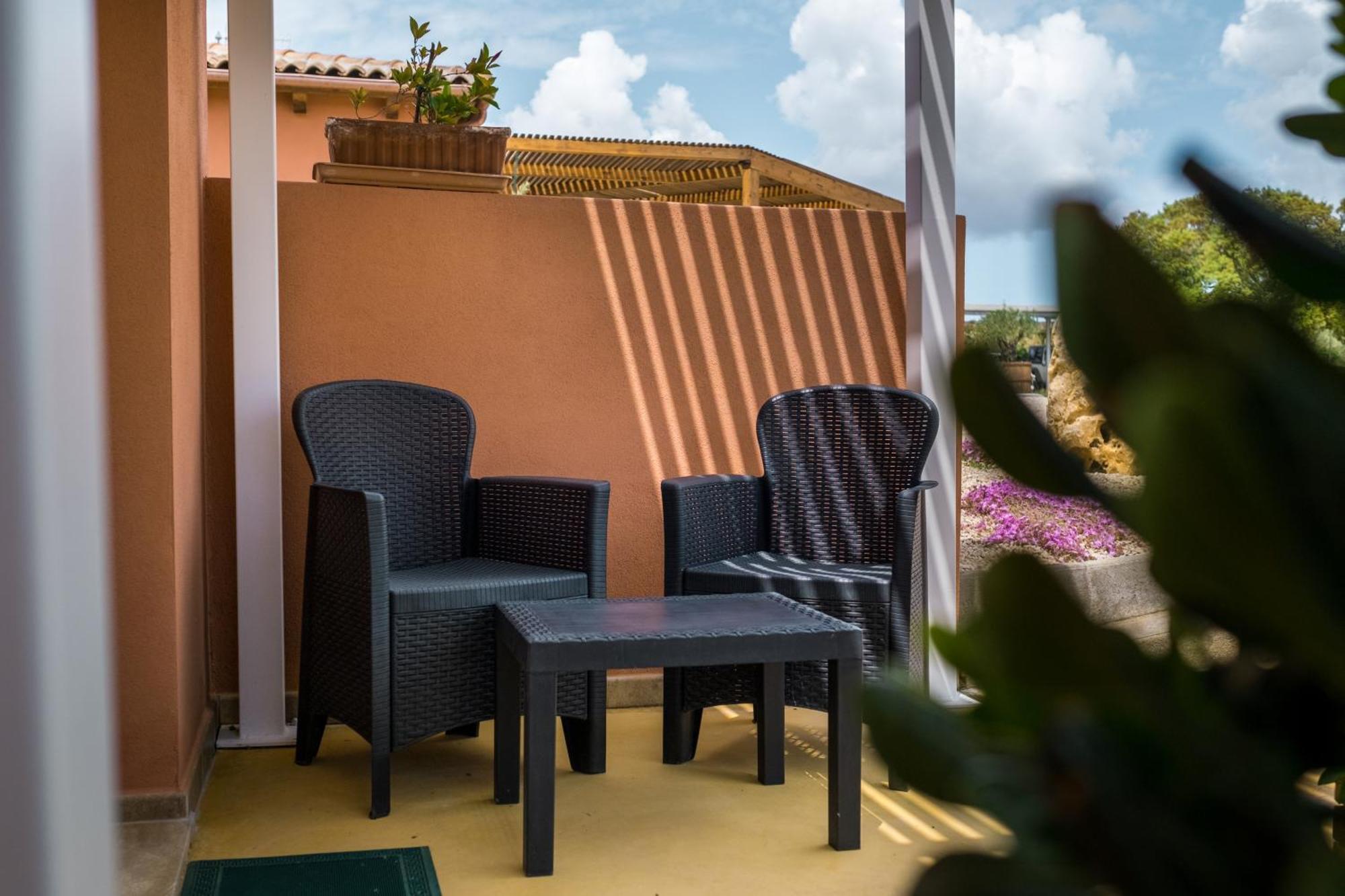 La Vinia Bed&Wine Experience - Adults Only Villa Sassari Szoba fotó